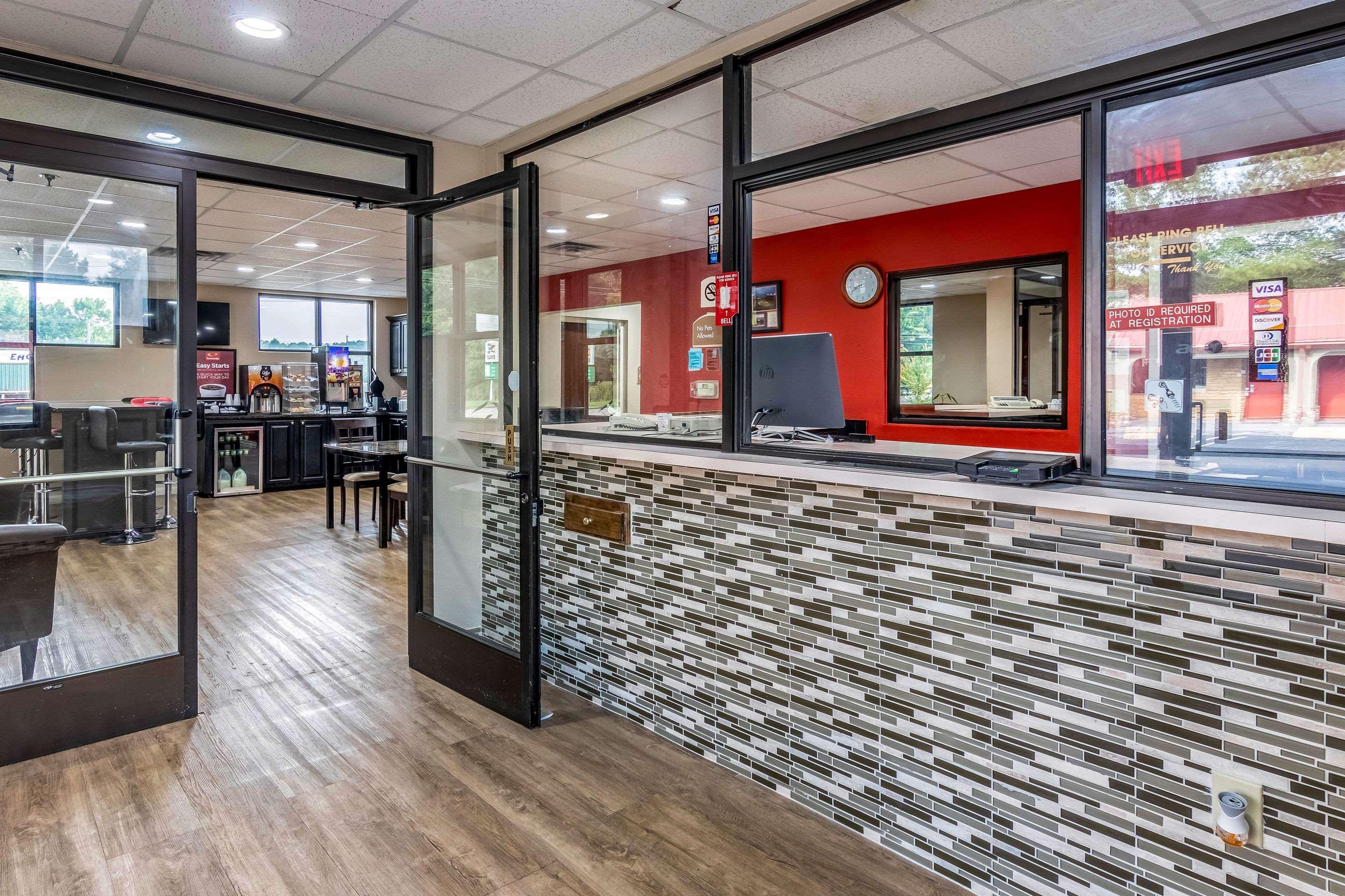 Americas Best Value Inn Опелика Экстерьер фото