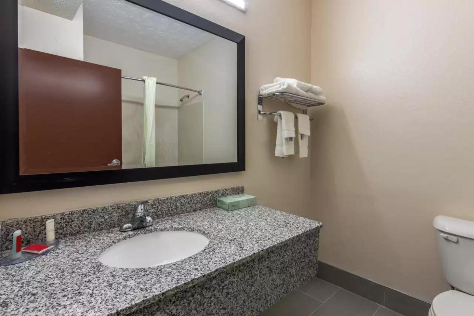 Americas Best Value Inn Опелика Экстерьер фото
