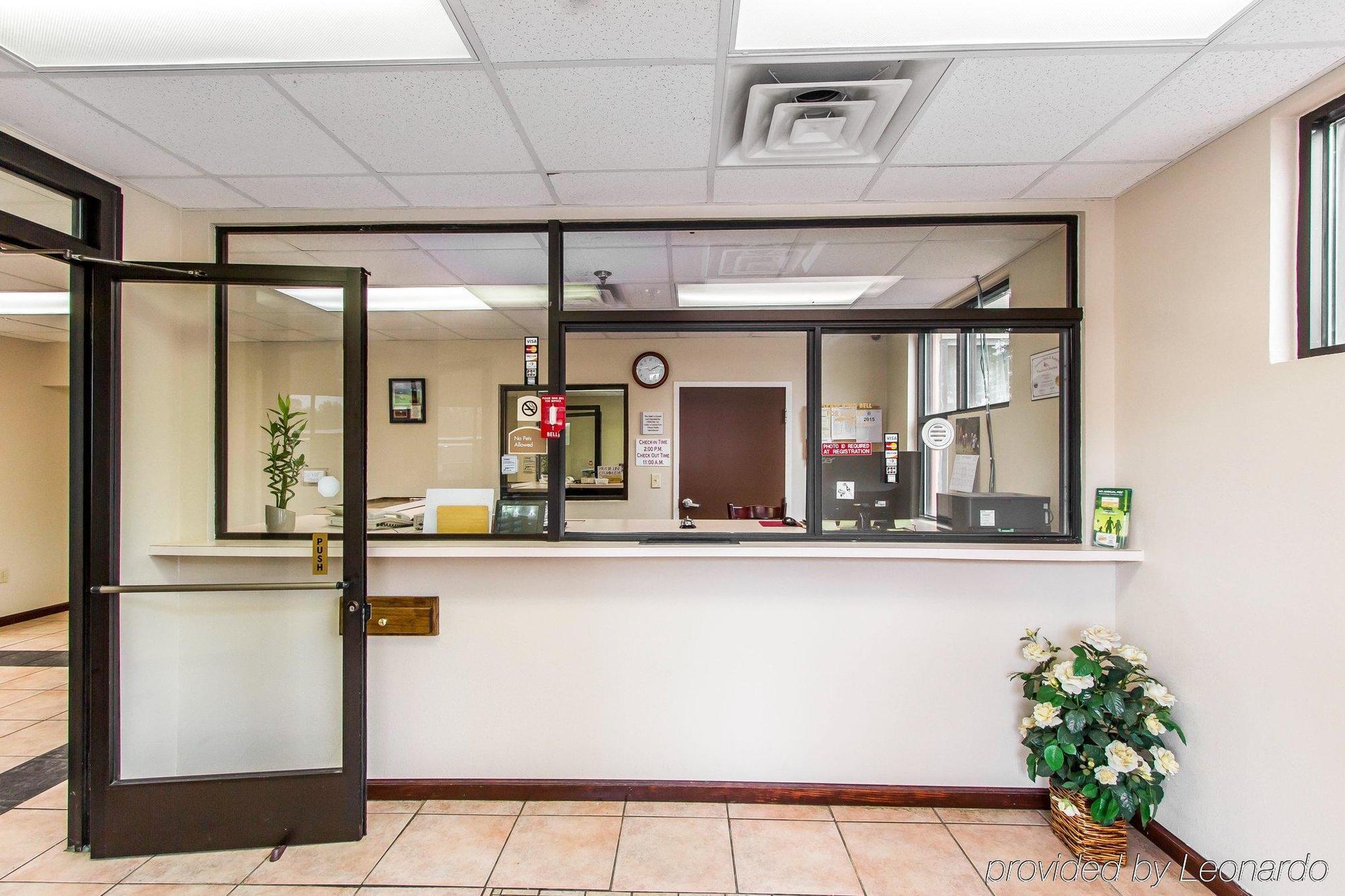 Americas Best Value Inn Опелика Экстерьер фото
