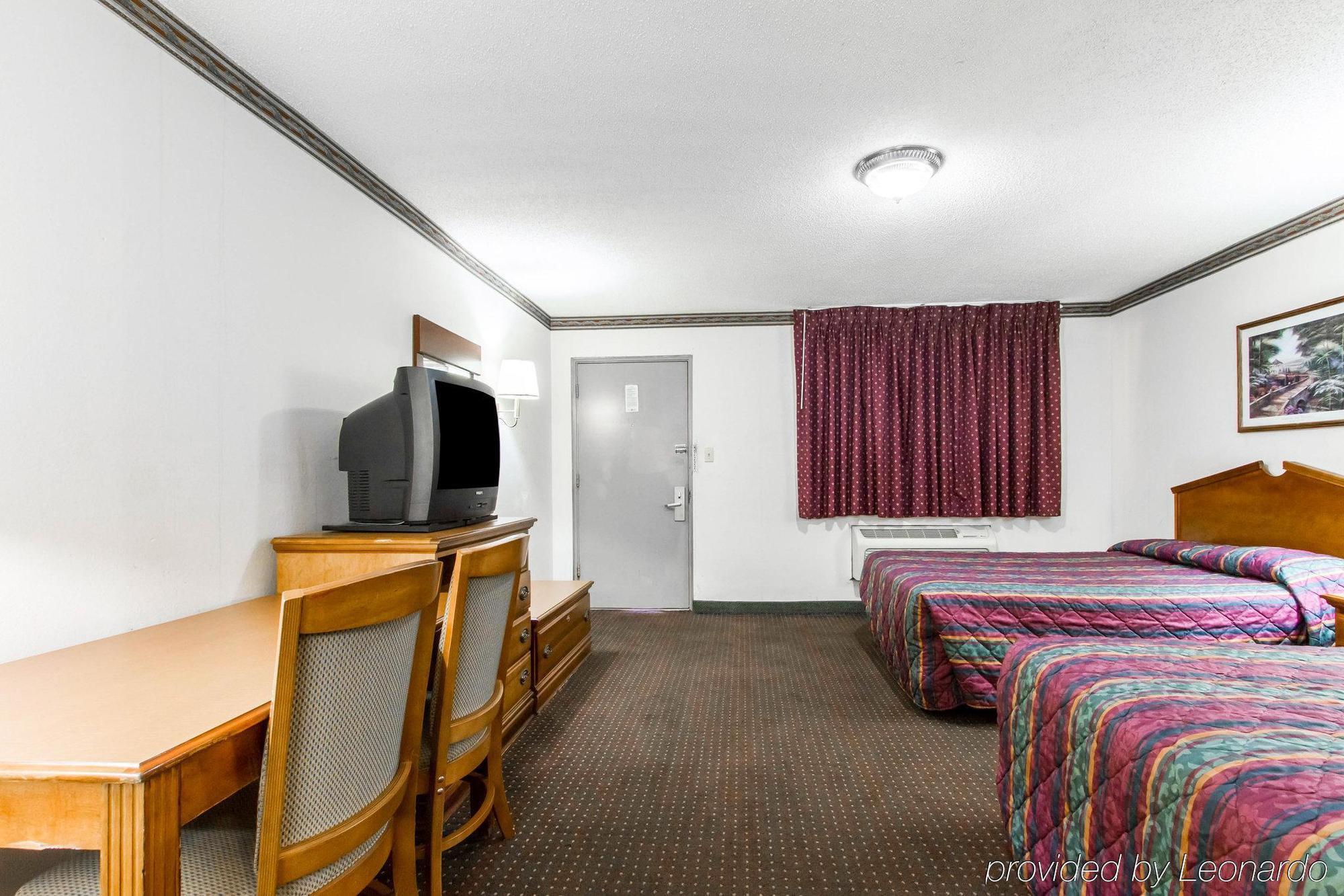 Americas Best Value Inn Опелика Экстерьер фото