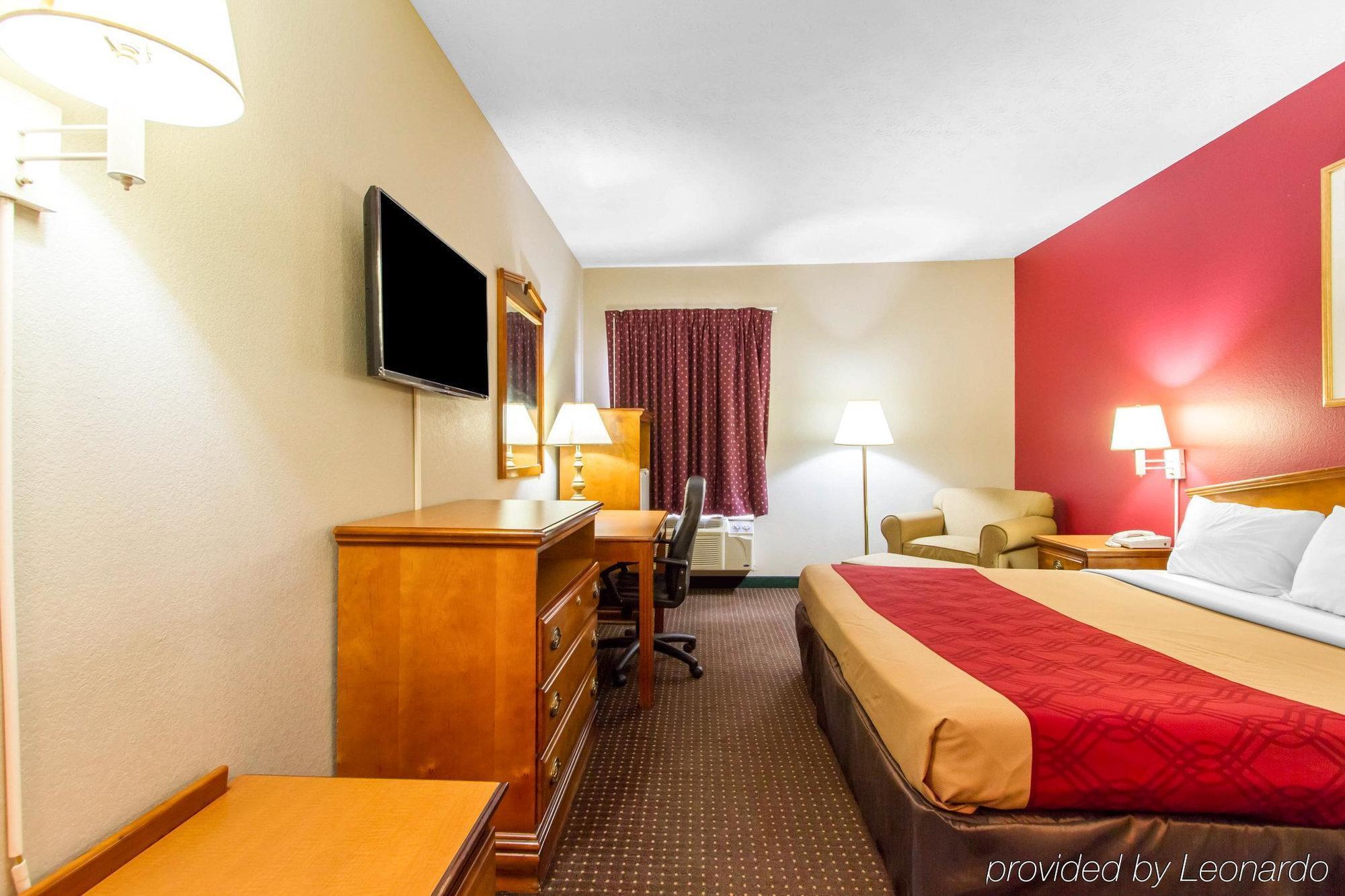 Americas Best Value Inn Опелика Экстерьер фото