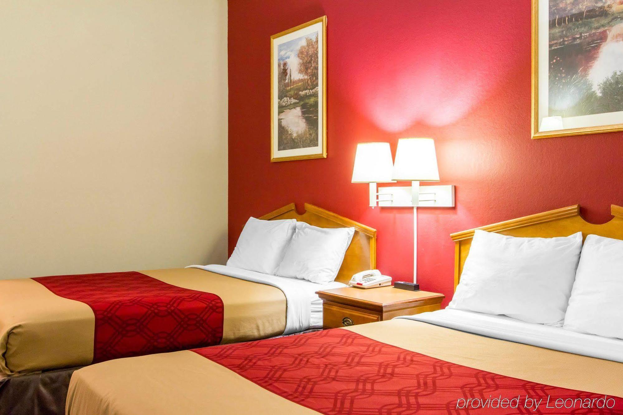 Americas Best Value Inn Опелика Экстерьер фото