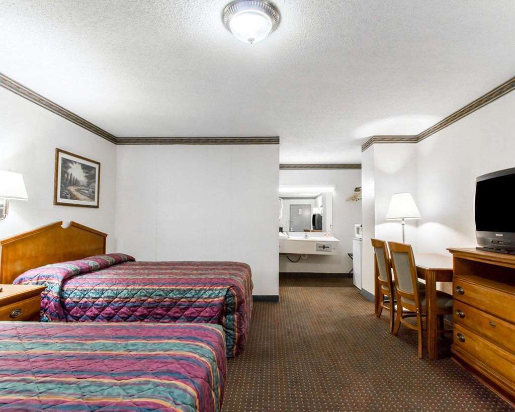 Americas Best Value Inn Опелика Номер фото