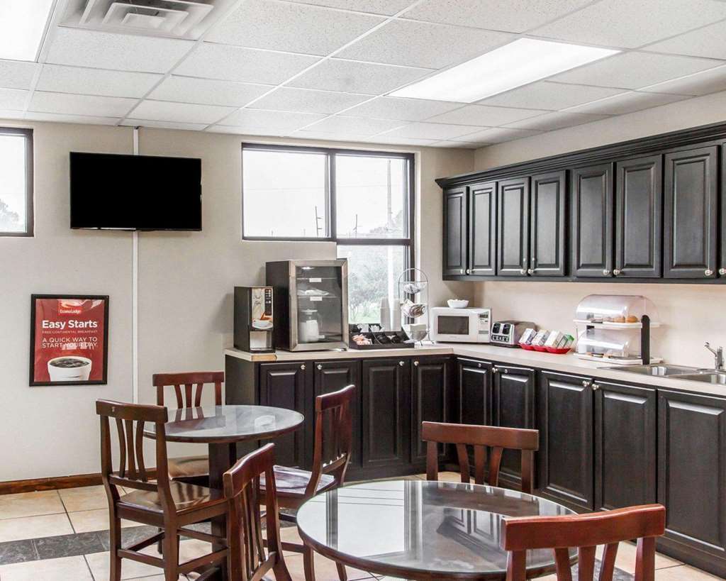 Americas Best Value Inn Опелика Ресторан фото