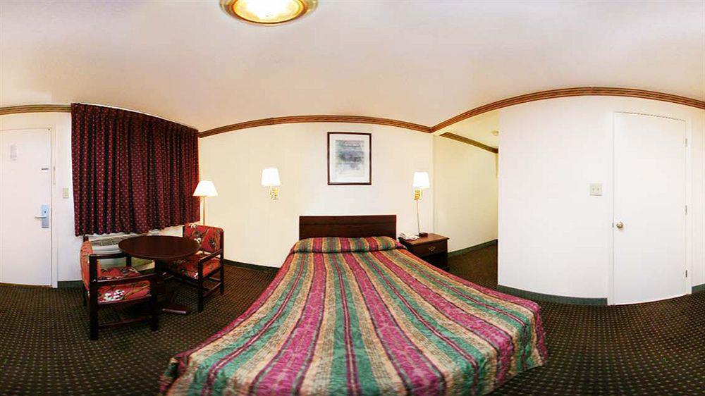 Americas Best Value Inn Опелика Экстерьер фото